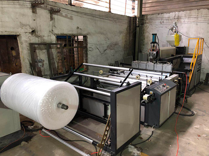 LSPE1600型全自動高速聚乙烯氣泡膜機(jī)(氣墊膜機(jī))設(shè)備氣泡膜機(jī)器05