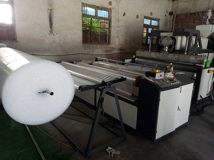 LSPE1600型全自動高速聚乙烯氣泡膜機(jī)（氣墊膜機(jī)）設(shè)備氣泡膜機(jī)器03