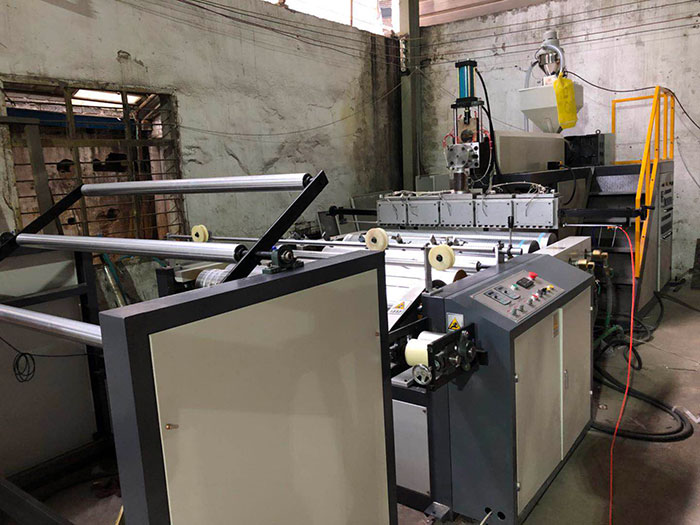 LSPE1600型全自動高速聚乙烯氣泡膜機(jī)（氣墊膜機(jī)）設(shè)備氣泡膜機(jī)器01