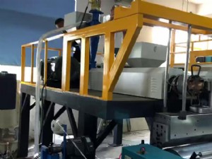 溫州纏繞膜機(jī)專業(yè)制造商利盛機(jī)械